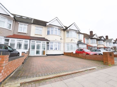 Terraced house to rent in Eastern Avenue, Ilford IG2