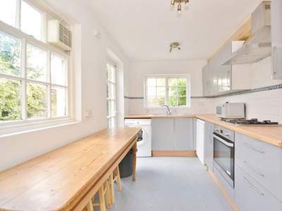 Terraced house to rent in Hanover Terrace, Brighton BN2