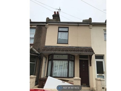 Terraced house to rent in King Edward Road, Gillingham ME7