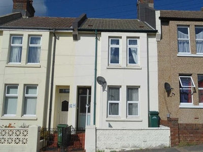 Terraced house to rent in Ladysmith Road, Brighton BN2