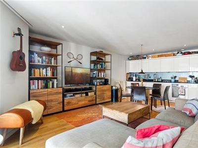 1 room luxury Apartment for sale in London, England