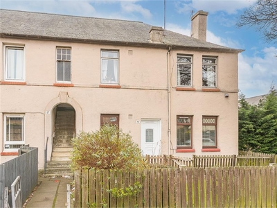 2 bed lower flat for sale in Stenhouse