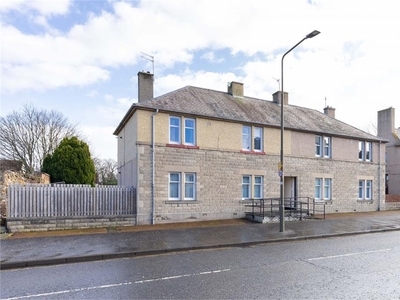 2 bed upper flat for sale in Musselburgh