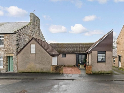 3 bed detached bungalow for sale in Kinross