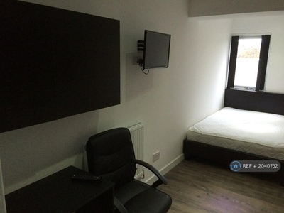 1 bedroom flat share for rent in Pdf4 En-Suite Room 12 Prior Deram Walk, Coventry, CV4