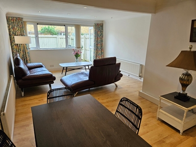 2 Bed Terraced House, Enfield, CB1