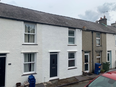 2 Bed Terraced House, Vron Square, LL57