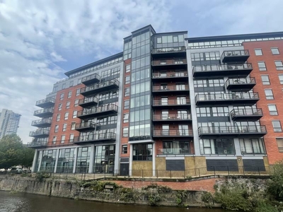2 bedroom apartment for sale in The Quays, Leeds City Centre, LS1
