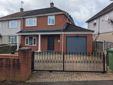 3 Bed Semi-Detached House, Carlisle Road, WR5