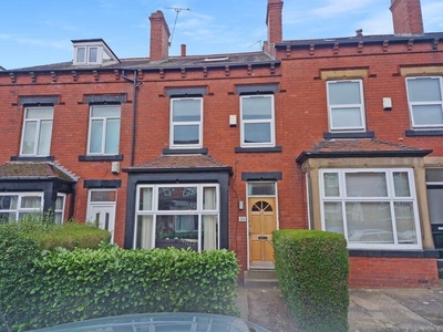 6 bedroom terraced house for sale in Headingley Avenue, Leeds, LS6