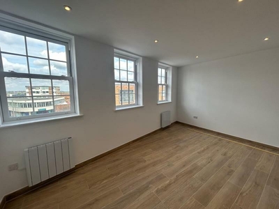 1 bedroom apartment for rent in High Street, Guildford, GU1