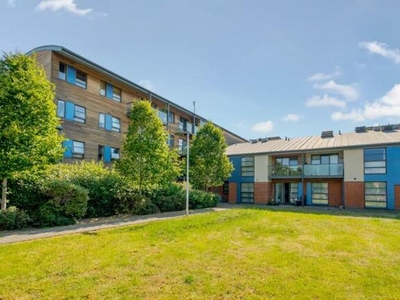 1 Bedroom Apartment For Sale In Chertsey
