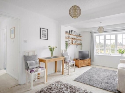 1 Bedroom Apartment For Sale In Sawbridgeworth, Essex
