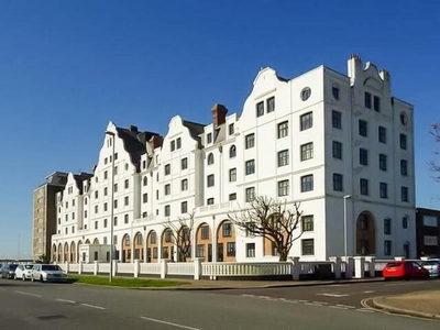 1 Bedroom Flat For Rent In Grand Avenue, Worthing
