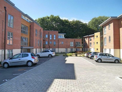 1 bedroom flat for rent in Morewood Road, Sevenoaks, Kent TN13 2BE, TN13