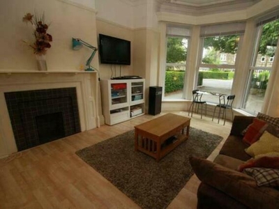 1 Bedroom Flat For Rent In Roundhay