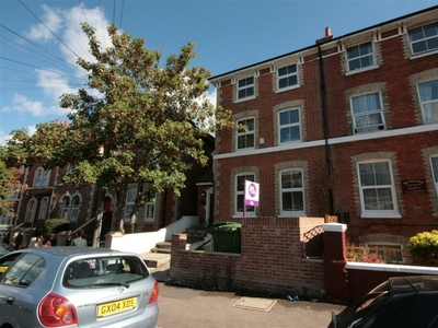 1 bedroom flat for rent in Russell Street, Reading, RG1