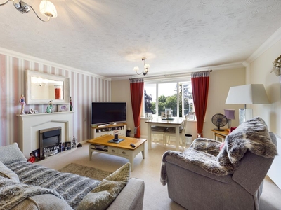 1 bedroom flat for sale in Havant Road, Cosham, Portsmouth, PO6