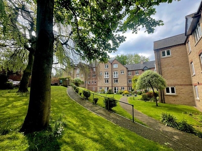 1 bedroom flat for sale in Risbygate Street, Bury St. Edmunds, IP33
