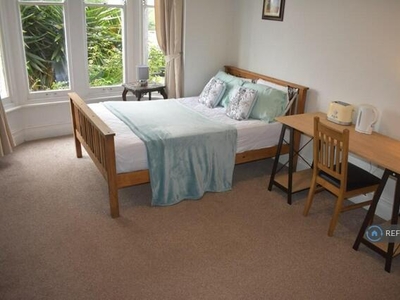1 Bedroom House Share For Rent In Southend-on-sea
