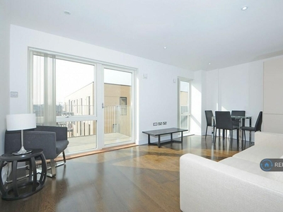 1 bedroom penthouse for rent in Penthouse - 4 Mins Walk To Tube, London, SE16