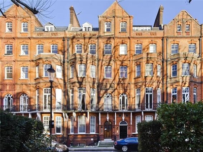 13 Bedroom Terraced House For Sale In London