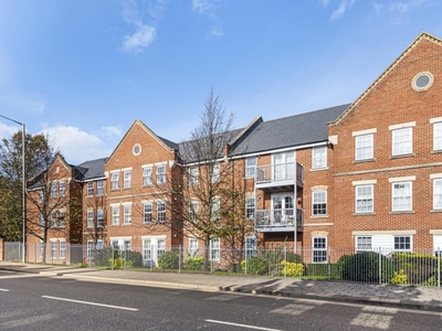 2 Bed Flat/Apartment For Sale in Aylesbury, Buckinghamshire, HP20 - 4728700