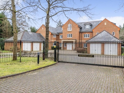 2 Bed Flat/Apartment For Sale in Sunningdale, Ascot, SL5 - 5220727