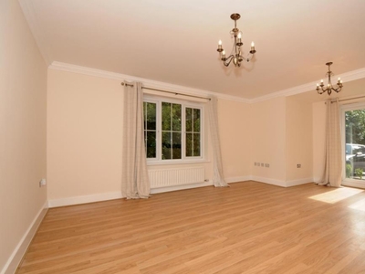 2 Bed Flat/Apartment To Rent in Sunningdale, Berkshire, SL5 - 551