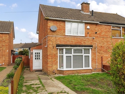 2 Bed House For Sale in Stonebridge Road, Aylesbury, HP19 - 5384445