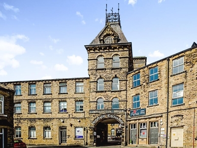 2 bedroom apartment for rent in Plover Road, Huddersfield, West Yorkshire, HD3