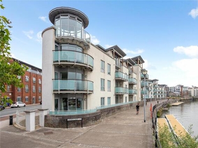 2 Bedroom Apartment For Sale In Hotwell Road, Bristol