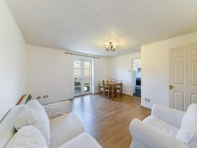 2 Bedroom Apartment For Sale In Isle Of Dogs