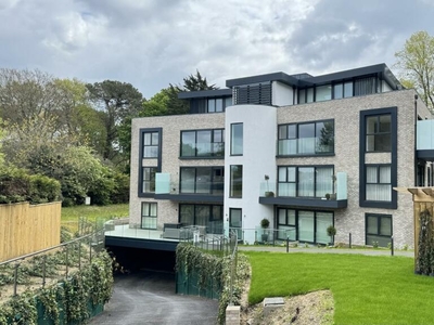 2 bedroom apartment for sale in Martello Road South, Canford Cliffs, BH13