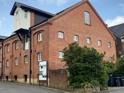 2 bedroom apartment for sale in Roper Road, Canterbury, CT2