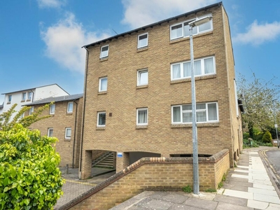2 bedroom apartment for sale in Russell Court, Cambridge, CB2