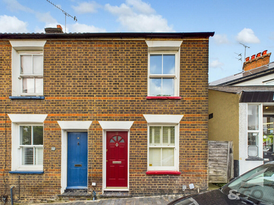 2 bedroom end of terrace house for rent in Keyfield Terrace, Central St Albans, AL1
