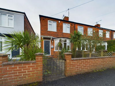 2 bedroom end of terrace house for sale in Richmond Road, Hessle, Yorkshire, HU13
