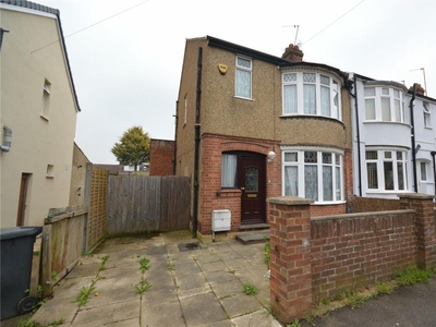 2 bedroom end of terrace house for sale in St. Catherines Avenue, Luton, Bedfordshire, LU3