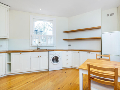 2 bedroom flat for rent in Bloom Park Road, Fulham, London, SW6