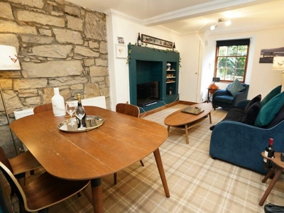 2 bedroom flat for rent in Cheyne Street, Edinburgh, EH4