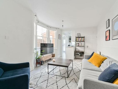 2 Bedroom Flat For Rent In East Dulwich, London