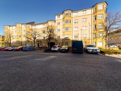 2 bedroom flat for rent in Easter Dalry Drive, Dalry, Edinburgh, EH11