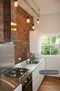 2 bedroom flat for rent in Fonthill Road, London, N4
