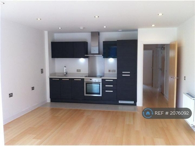 2 bedroom flat for rent in Kingsland Rd, London, E8