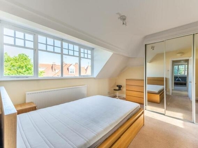 2 Bedroom Flat For Rent In Mapesbury Estate, London