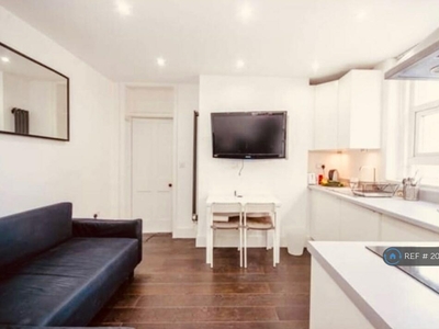 2 bedroom flat for rent in Miles Buildings, London, NW1