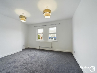 2 bedroom flat for rent in Oxford Road, Reading, RG30