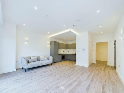 2 bedroom flat for rent in Oxford Road, Uxbridge UB8