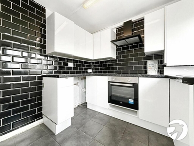 2 bedroom flat for rent in Phoenix Place, Dartford, Kent, DA1
